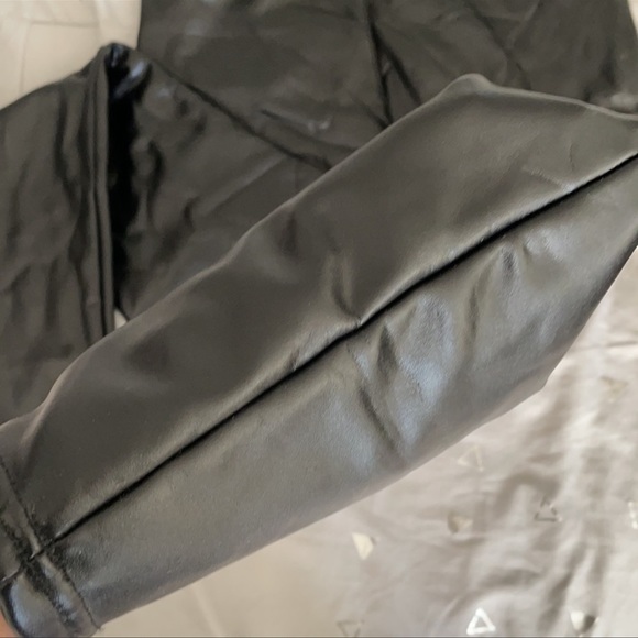 Faux Leatherleggings - Picture 3 of 5